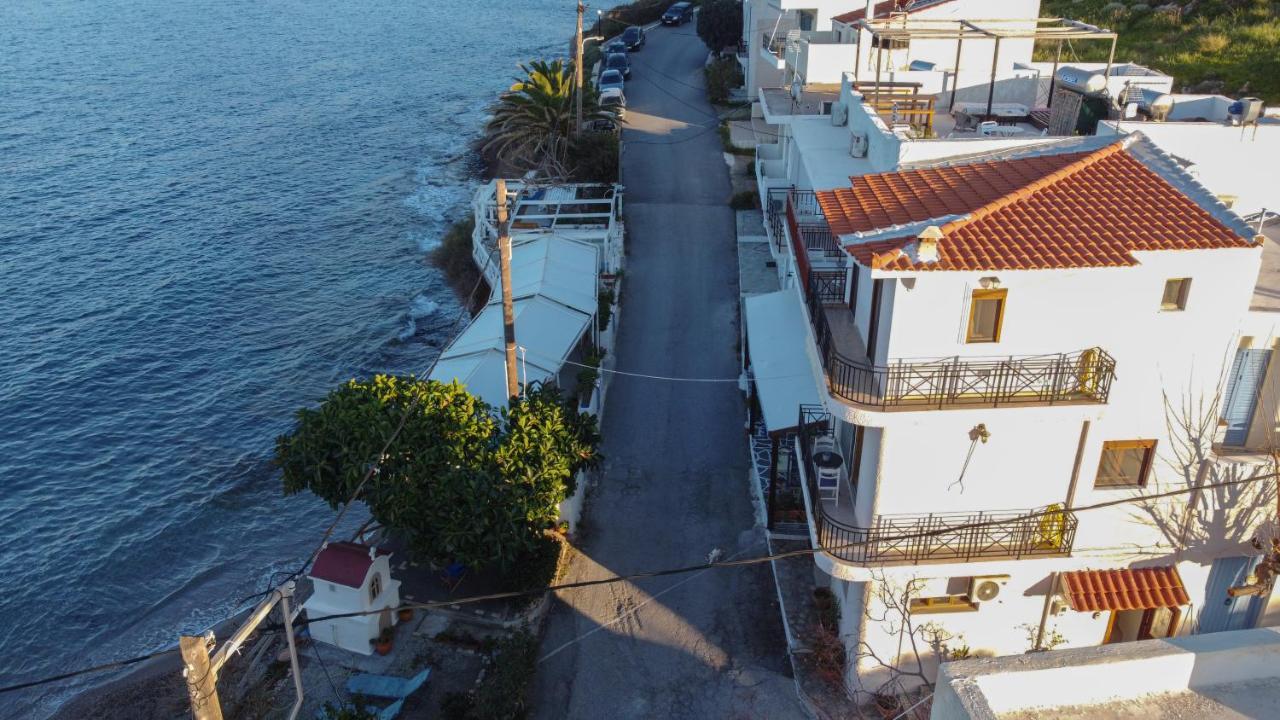 The Island House - Family Size Apt - Overlooking The Aegean - 3 Steps From The Beach Мохлос Екстер'єр фото