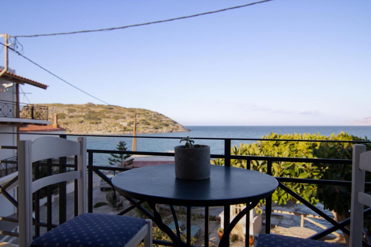 The Island House - Family Size Apt - Overlooking The Aegean - 3 Steps From The Beach Мохлос Екстер'єр фото